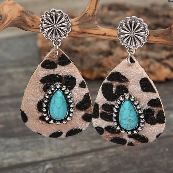 Tear Drop Leopard Print Turquoise Earrings - Picture 4 of 4
